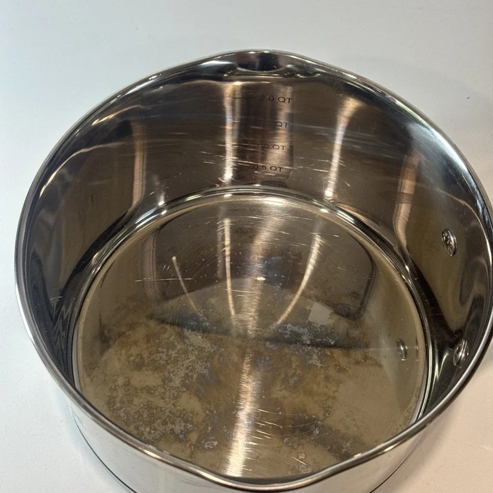 David Burke Gourmet Pro Stature EZ Strain 2.5 qt Saucepan double pour and lid